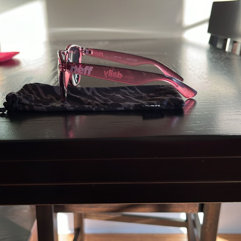Neff sunglasses - Picture 2 of 6